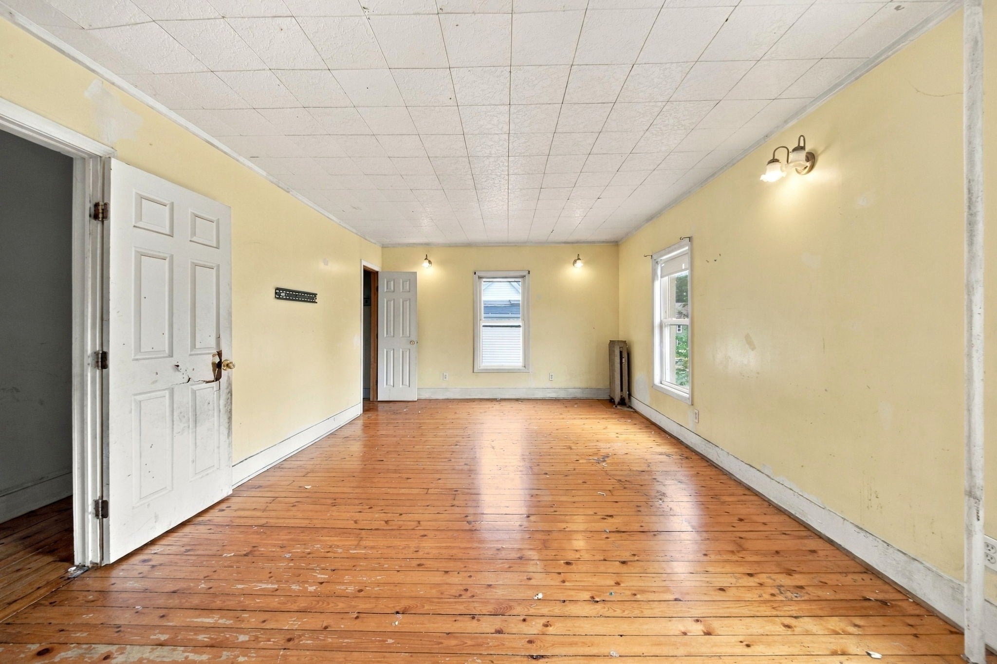 30 Myrtle Ave, Holyoke, MA Photo #18