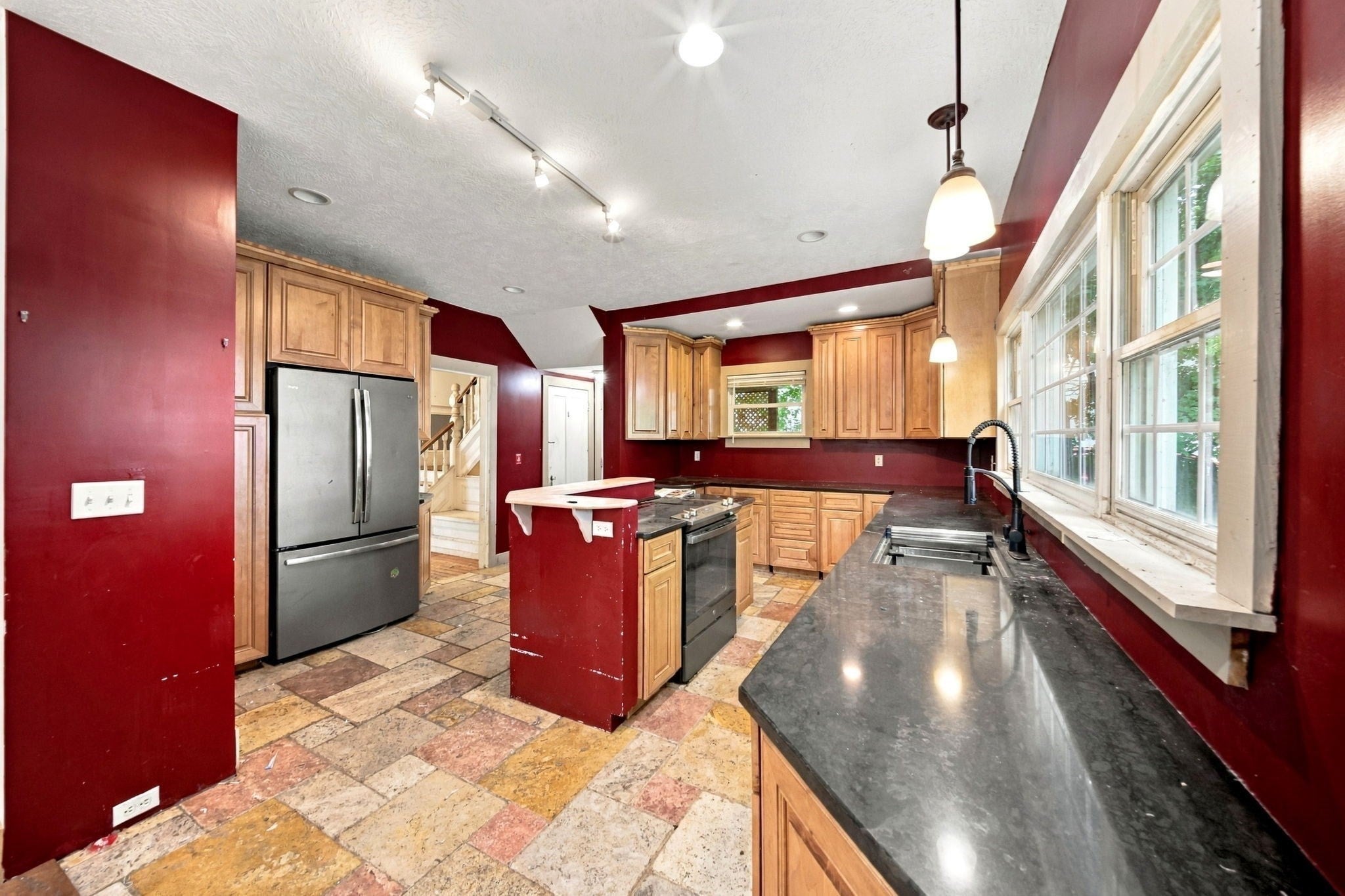 30 Myrtle Ave, Holyoke, MA Photo #2