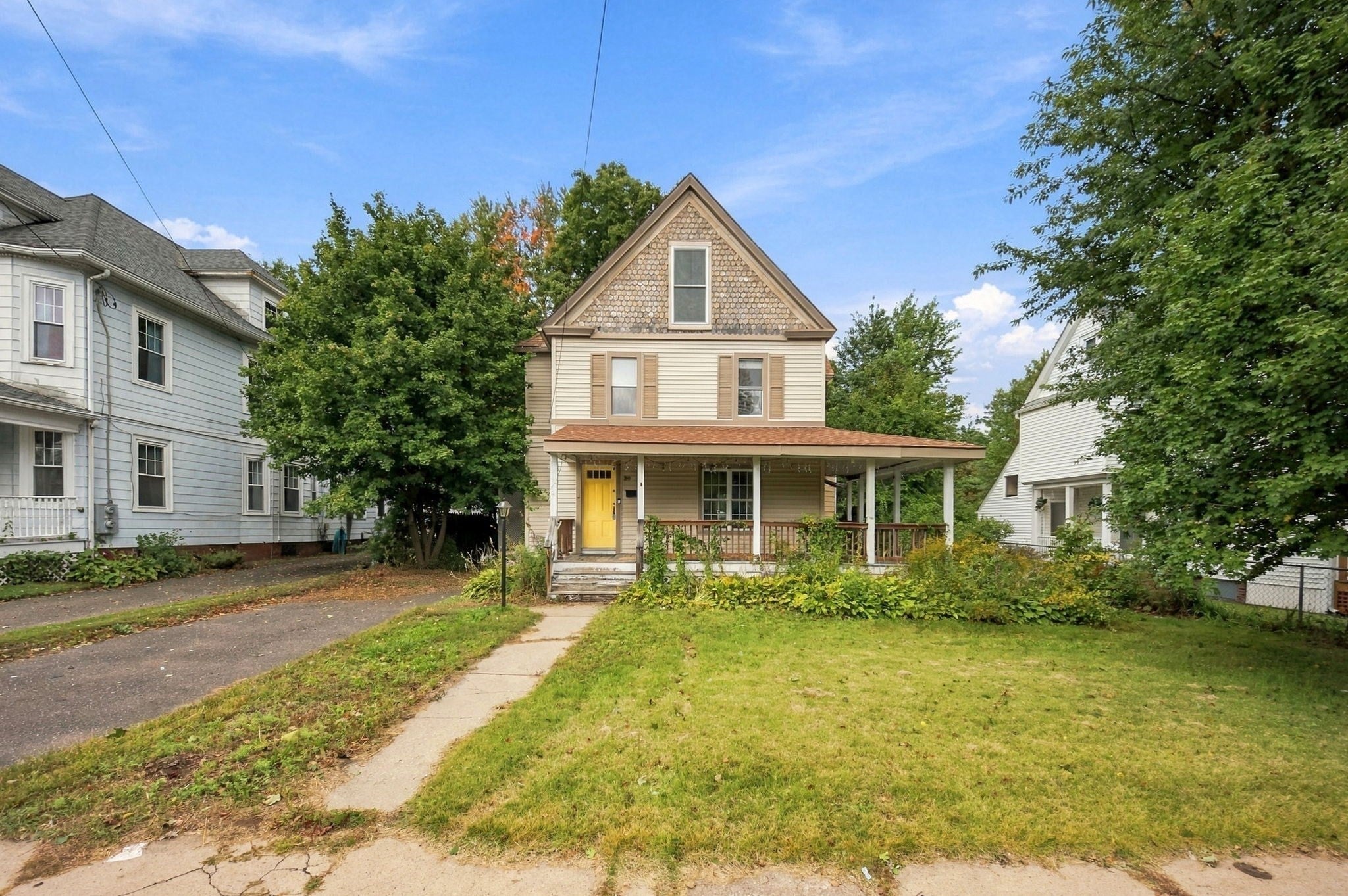 30 Myrtle Ave, Holyoke, MA Photo #25