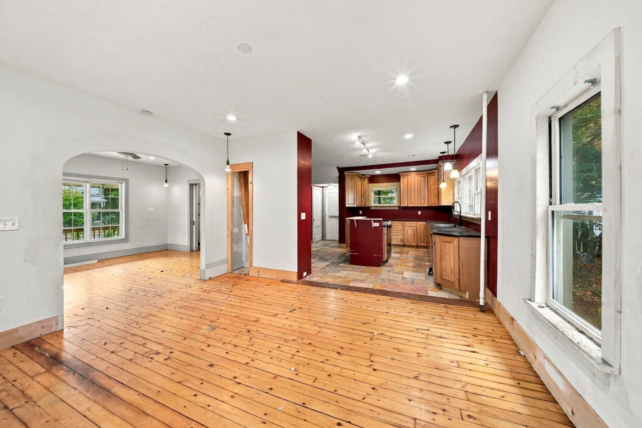 30 Myrtle Ave, Holyoke, MA Photo #8