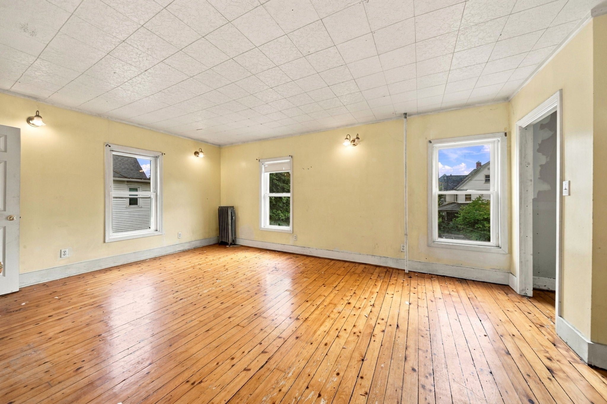 30 Myrtle Ave, Holyoke, MA Photo #15