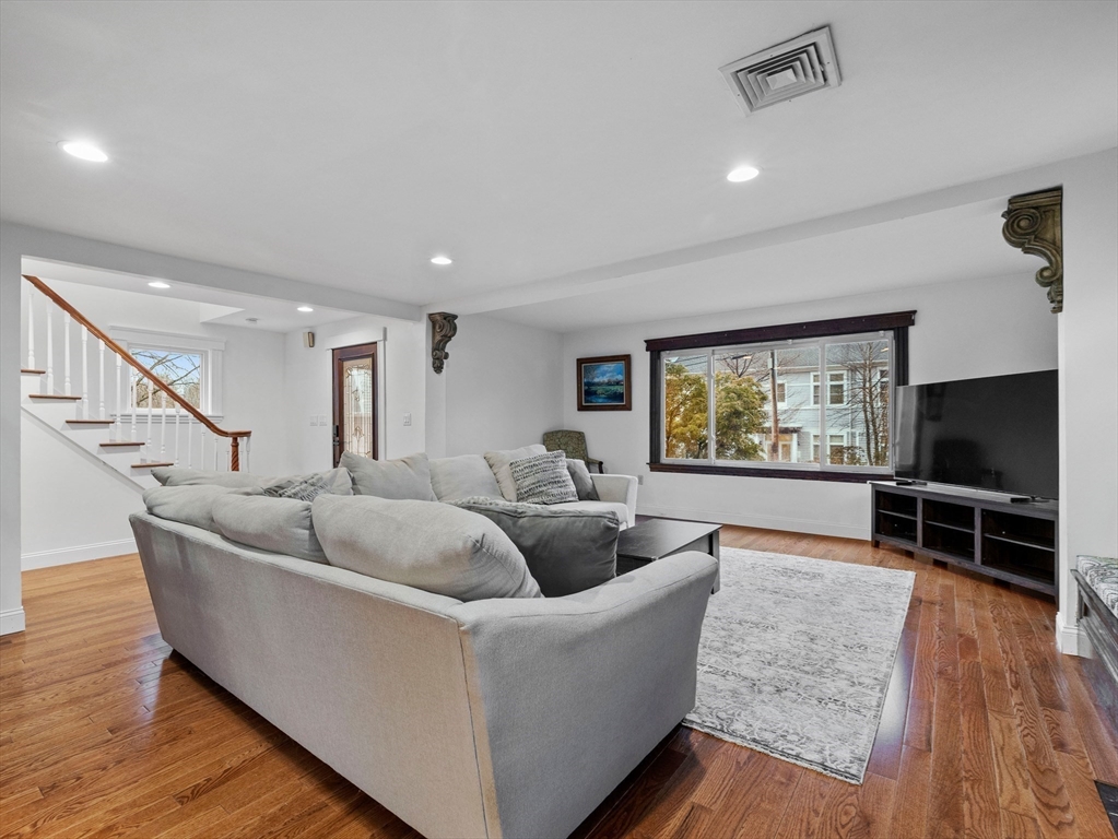 55 Kellogg St