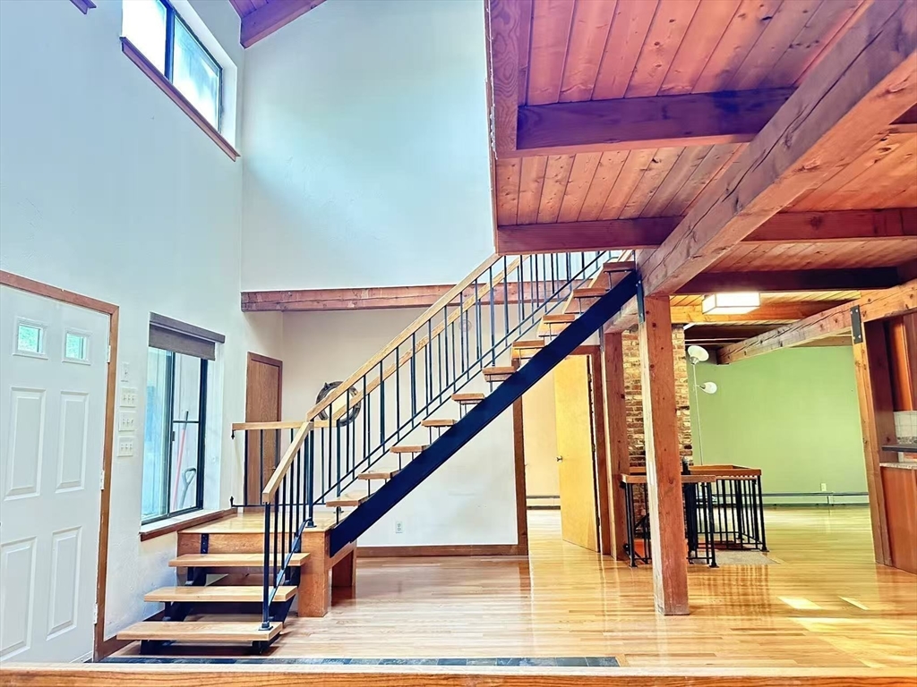 40 Laurelwood Dr