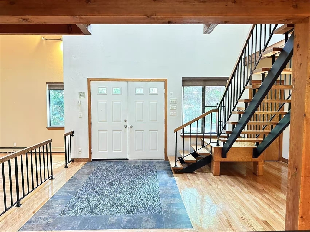 40 Laurelwood Dr