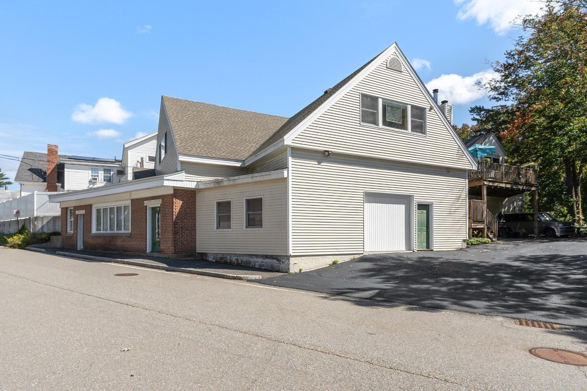 14 Travers St