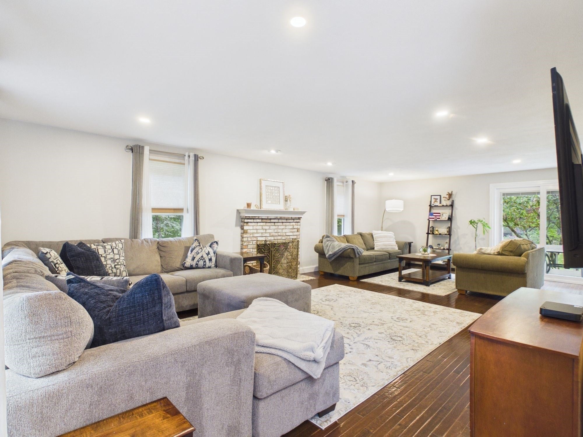 172 Landry Ave, North Attleboro, MA, 172 Landry Ave, North Attleboro, MA Photo #4