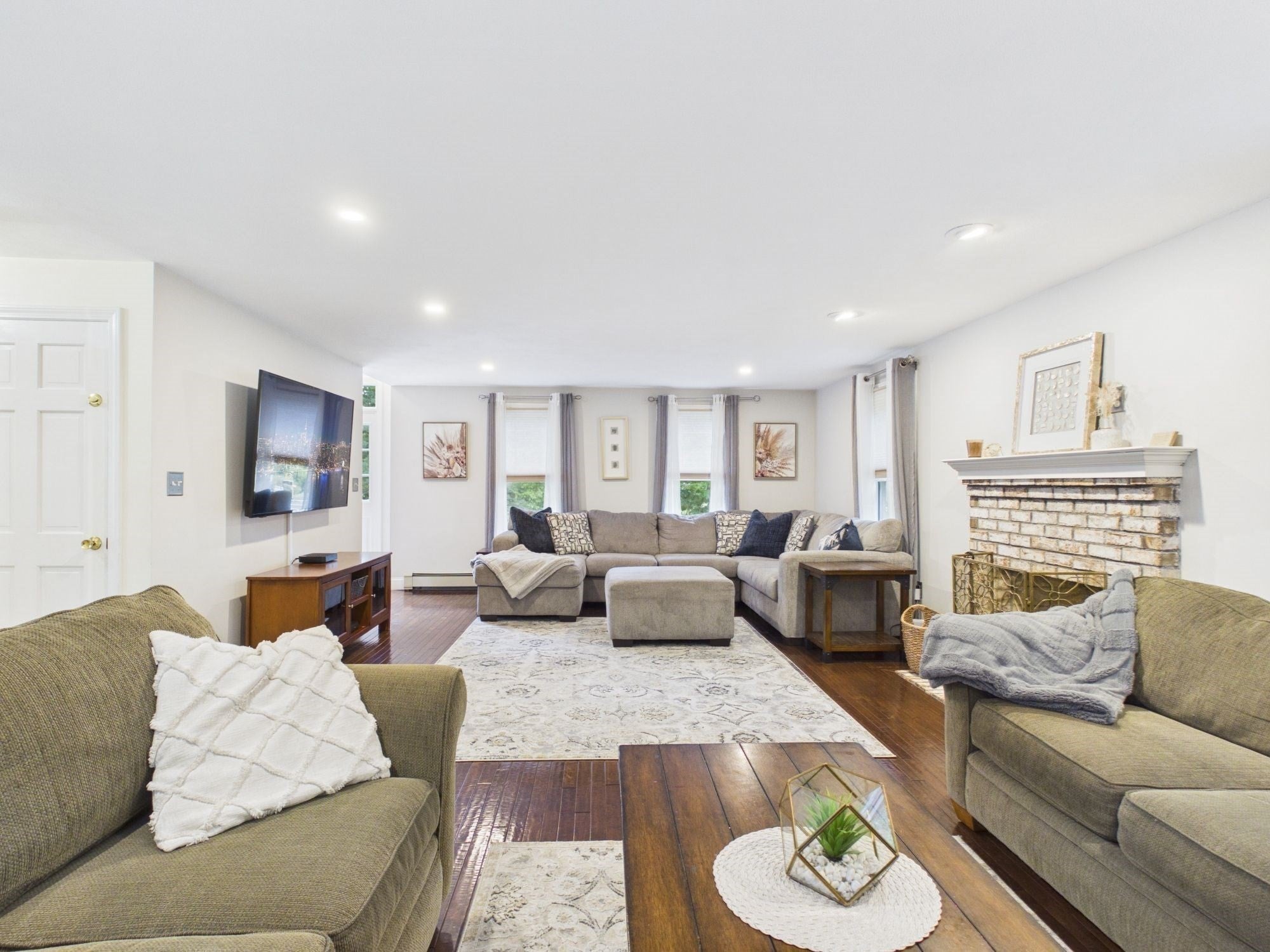 172 Landry Ave, North Attleboro, MA, 172 Landry Ave, North Attleboro, MA Photo #2
