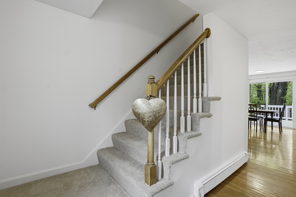 2 Stonybrook Ln