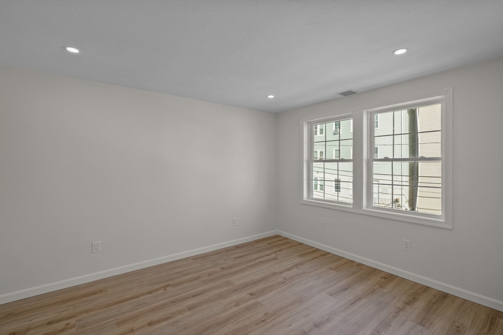 25 Lebanon St #C, Fall River, MA Photo #14