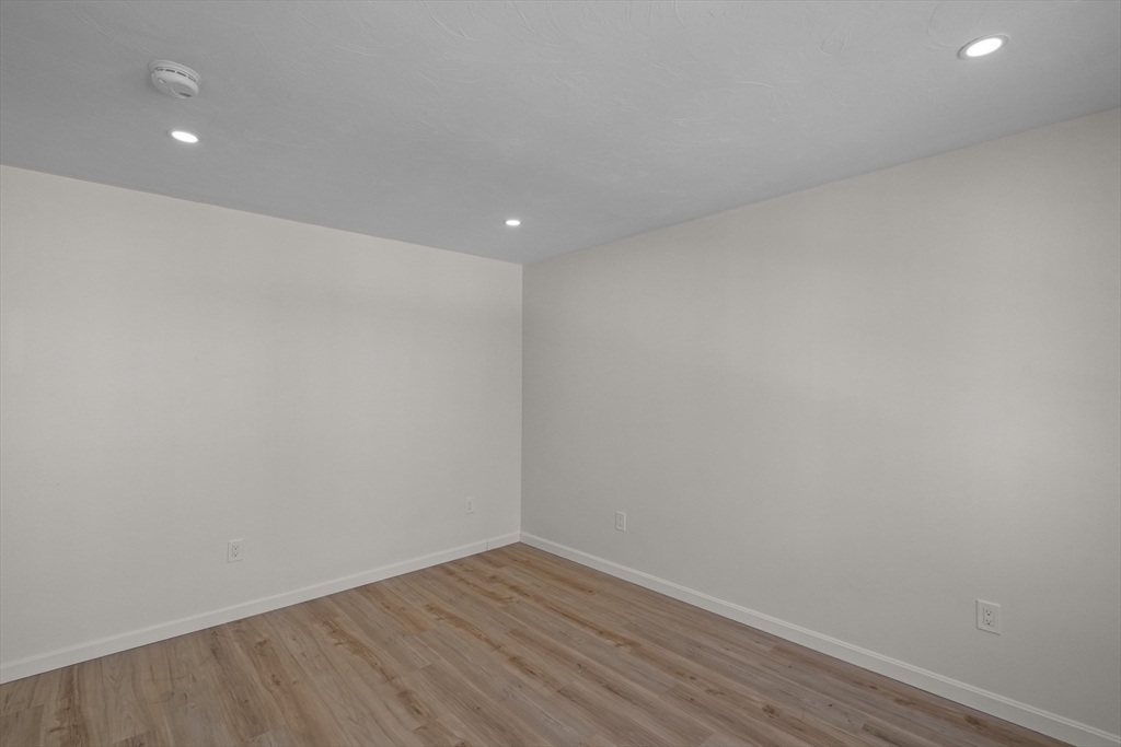 25 Lebanon St #C, Fall River, MA Photo #16