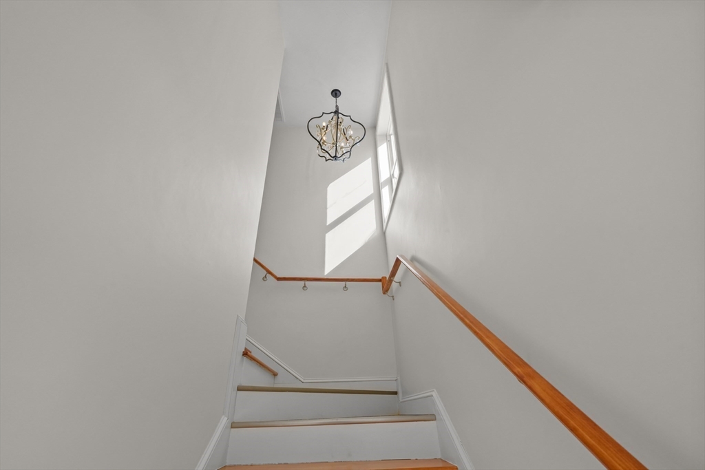 25 Lebanon St #C, Fall River, MA Photo #17