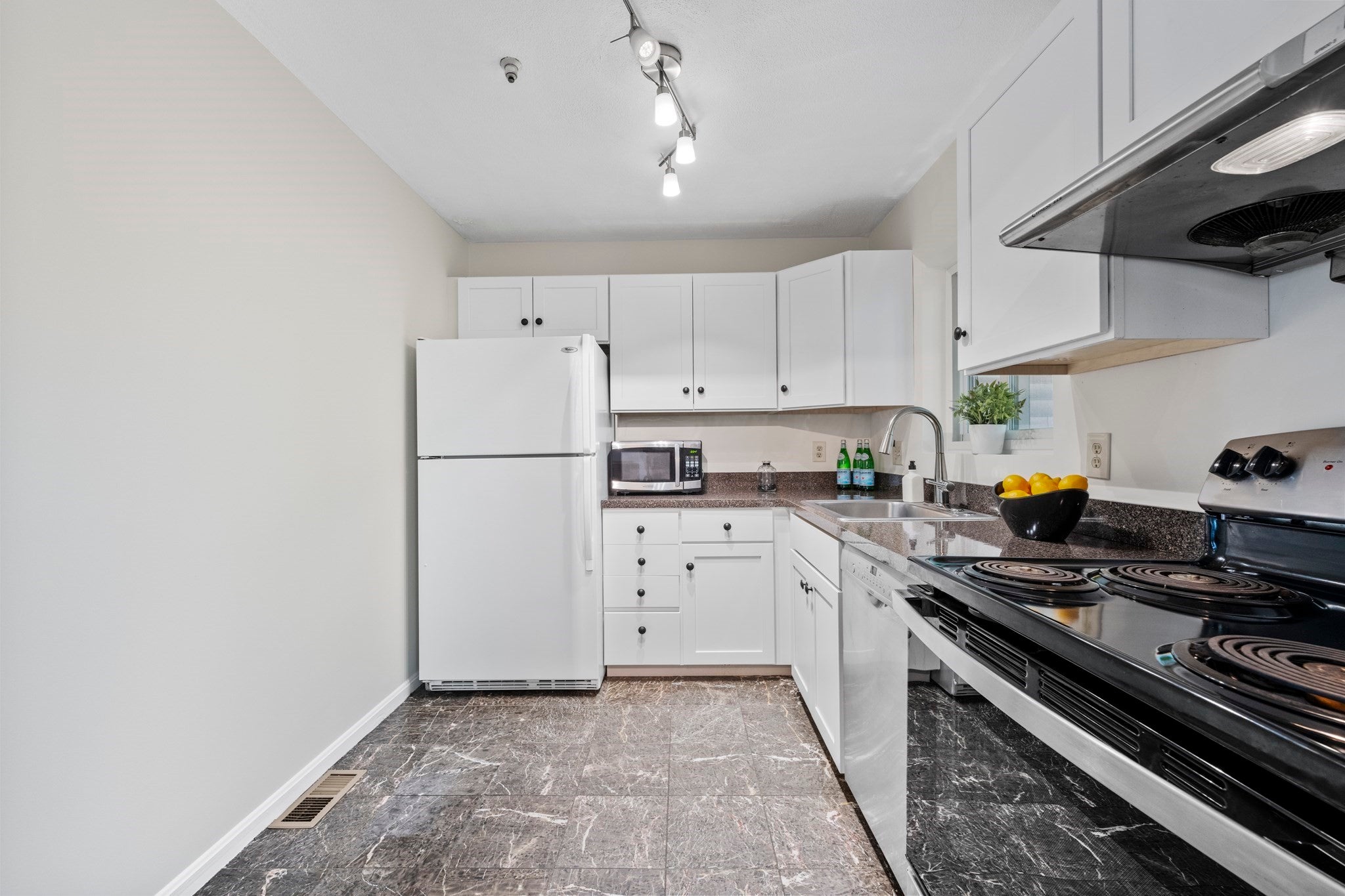 289 Market St #B, Boston, MA, 289 Market St #B, Boston, MA Photo #24