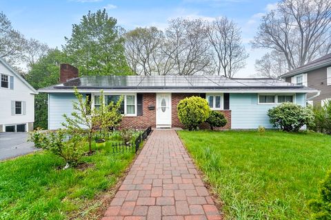 27 Winslow Street Gardner MA 01440
