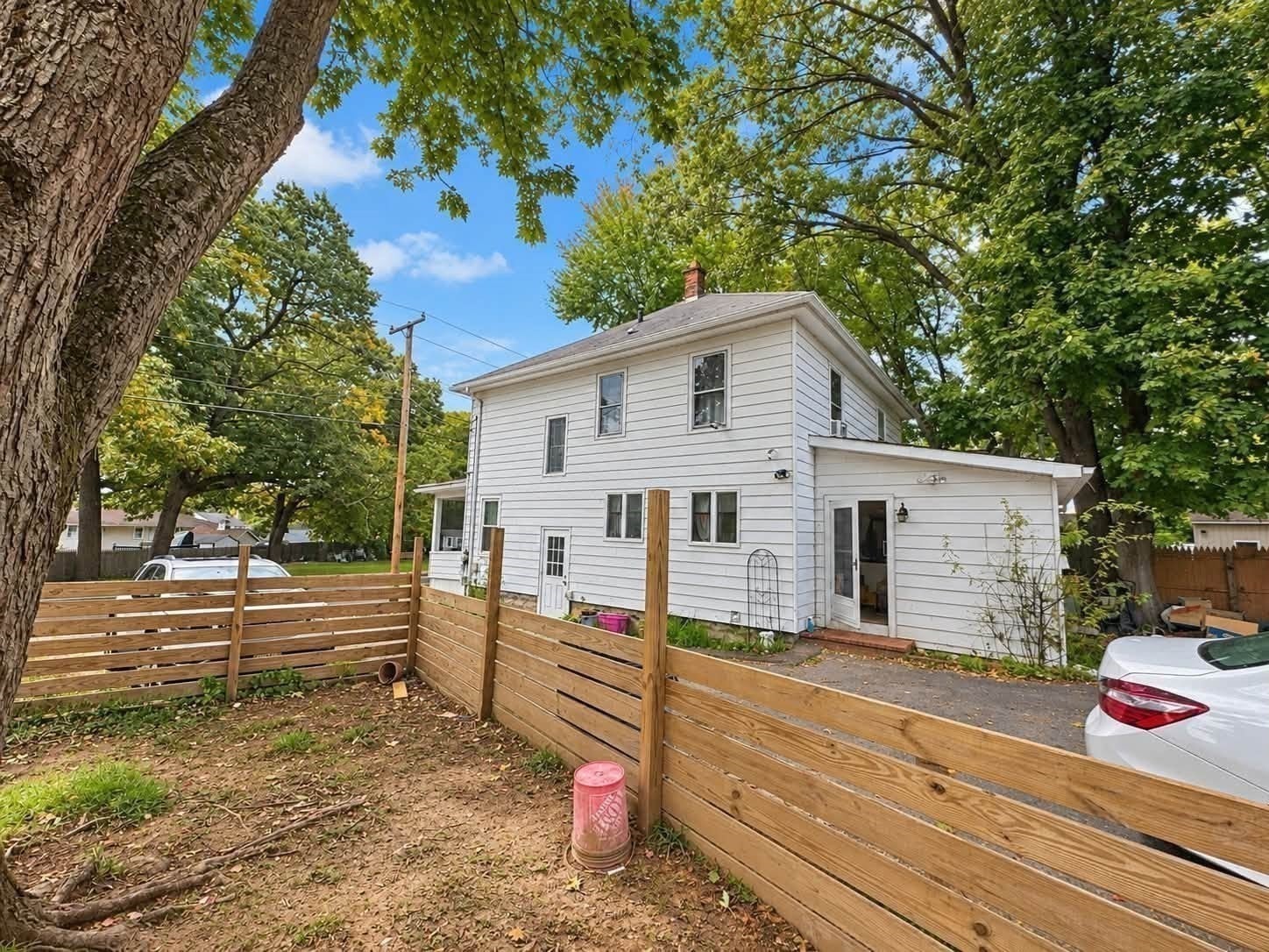 90 College St