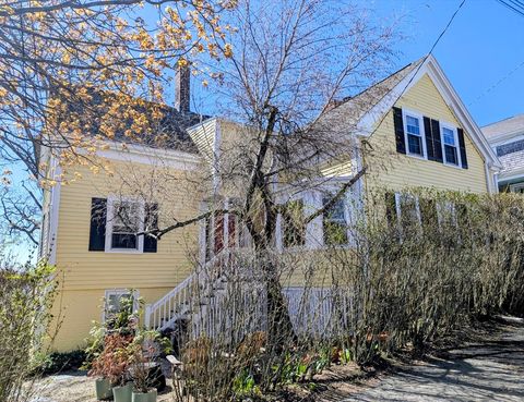 Photo of 40-R Prospect St #40R, Marblehead, MA 01945 (MLS # 73508871)
