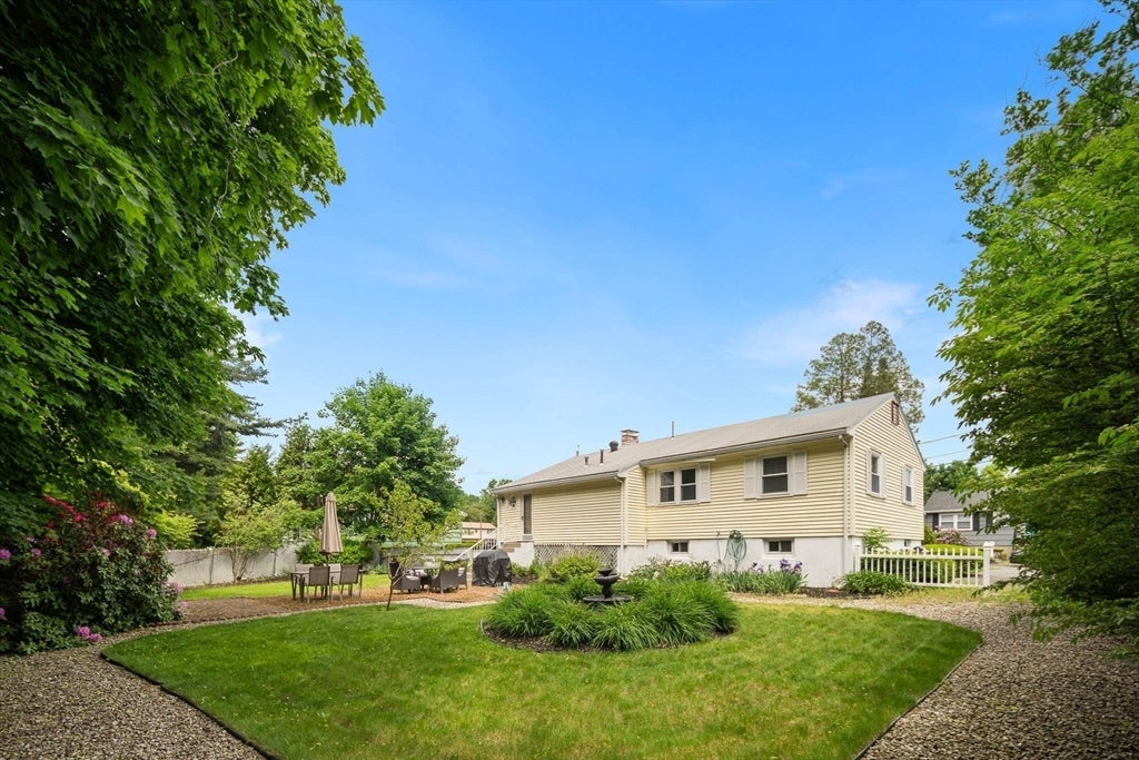 12 Karen Rd