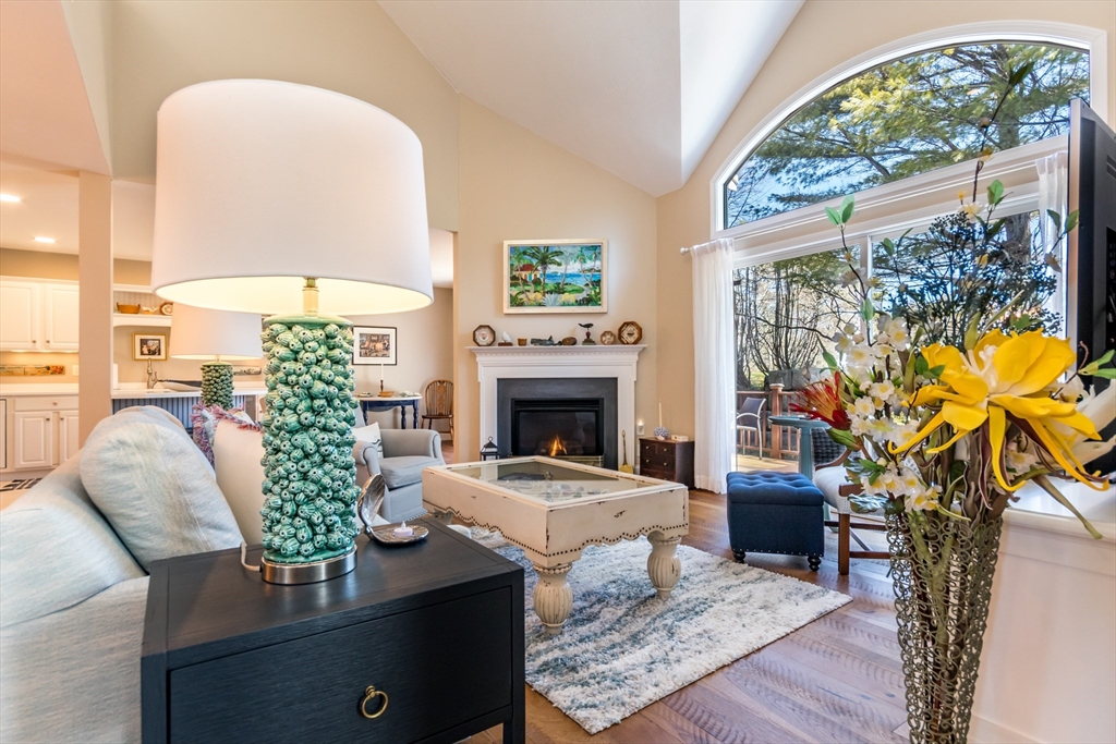 13 Hollyhock Knoll Ct 13
