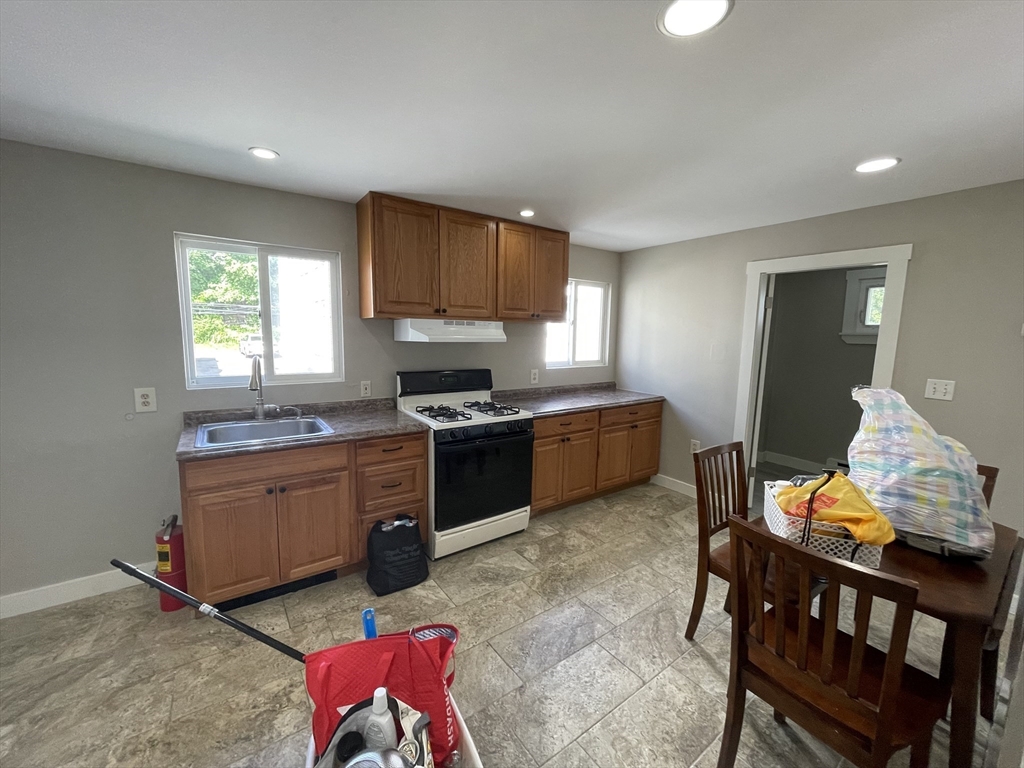 15 Pleasant St 2