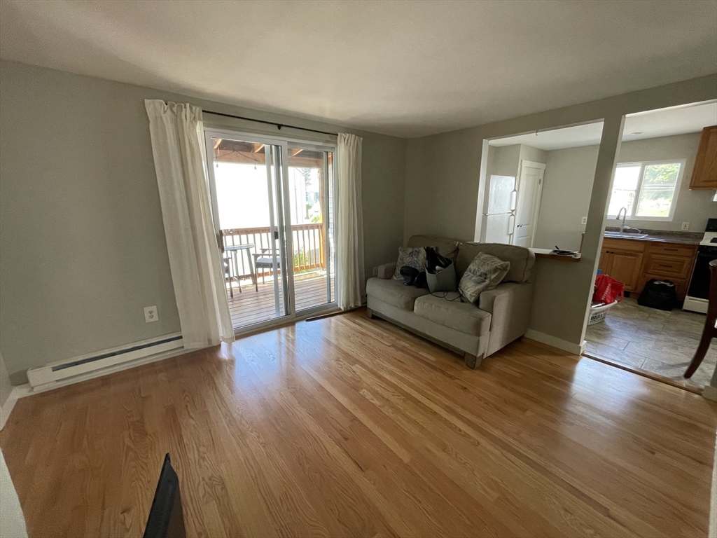 15 Pleasant St 2