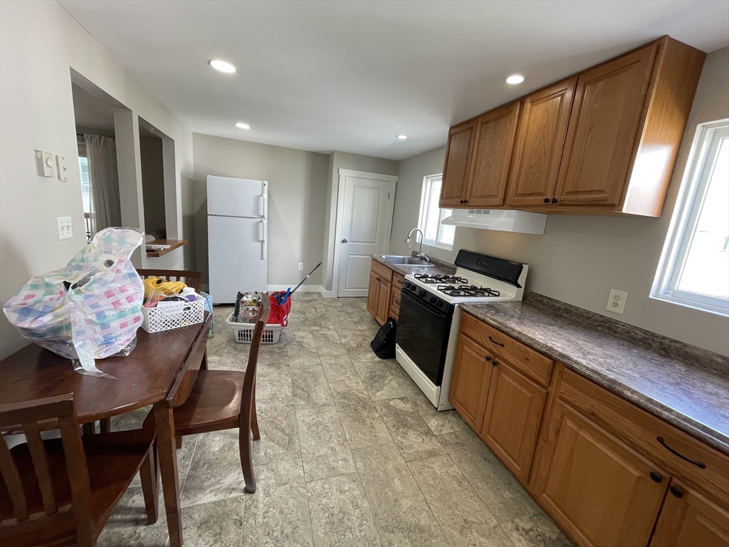 15 Pleasant St 2