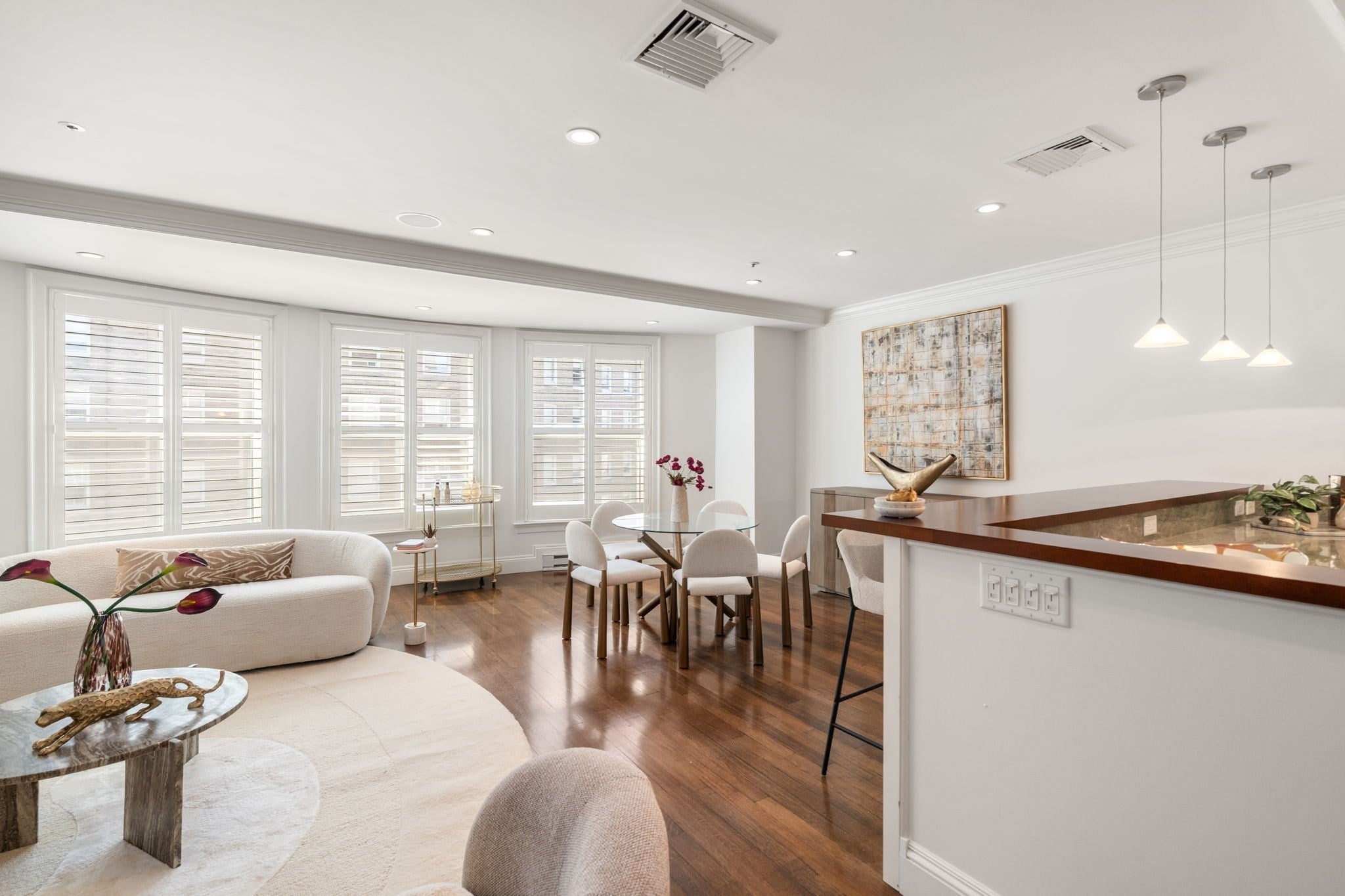 300 Boylston 909