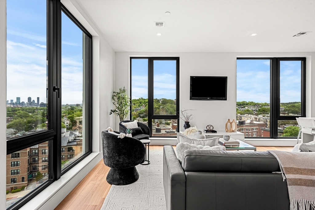 1515 Commonwealth Ave 311