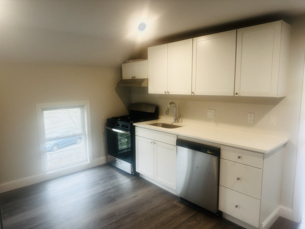558 Pleasant Street 2