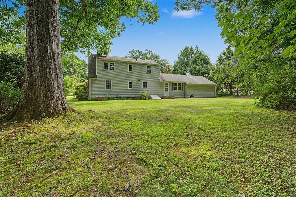 10 Raymond Dr