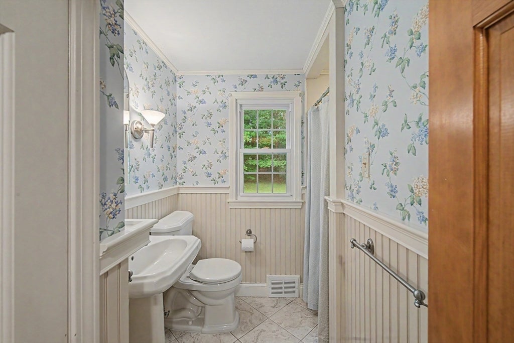 10 Raymond Dr, Wilbraham, MA, 10 Raymond Dr, Wilbraham, MA Photo #15