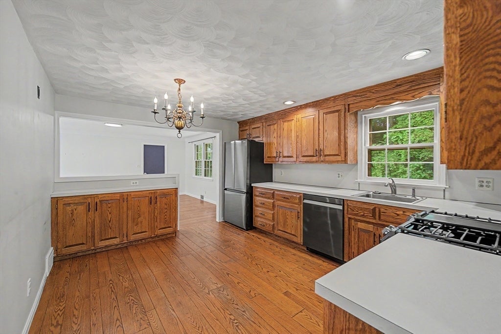 10 Raymond Dr, Wilbraham, MA, 10 Raymond Dr, Wilbraham, MA Photo #7