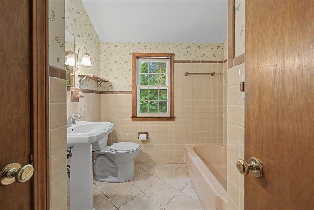 10 Raymond Dr, Wilbraham, MA, 10 Raymond Dr, Wilbraham, MA Photo #22