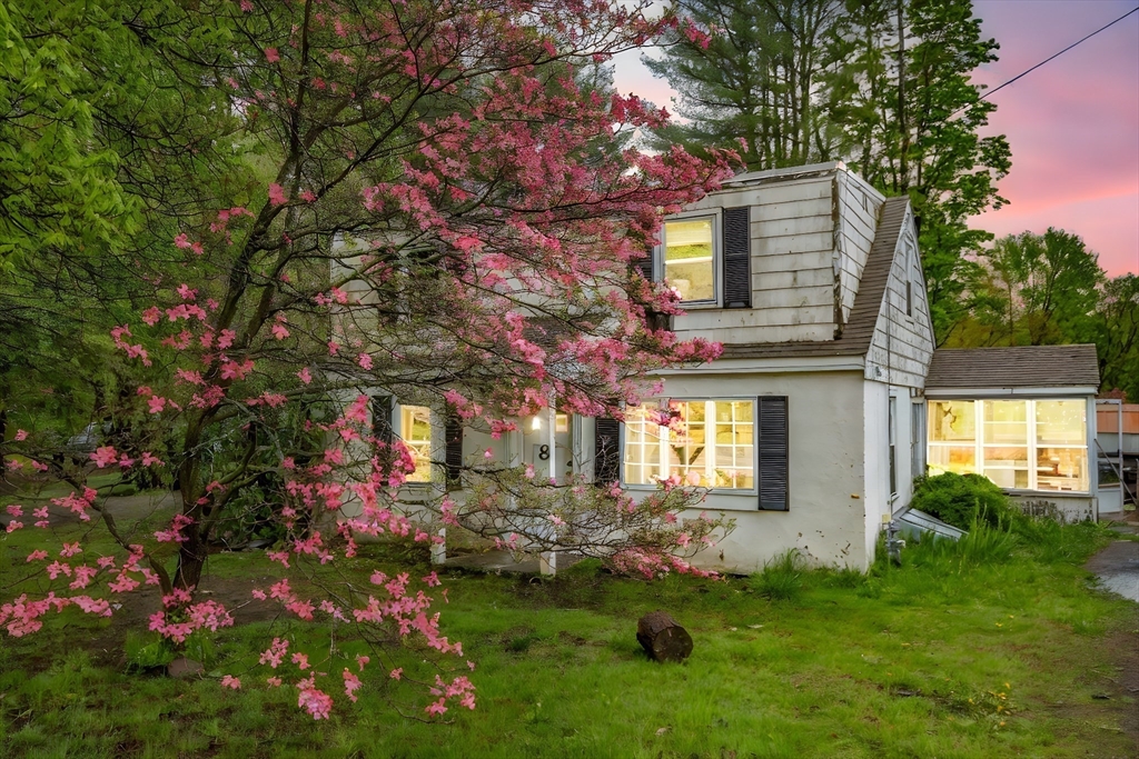 8 N Longyard Rd