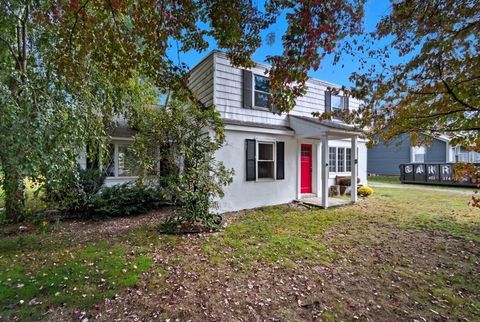 8 N Longyard Rd Southwick MA 01077