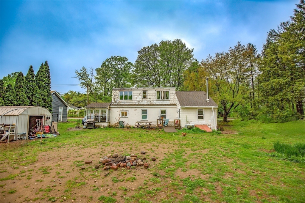 8 N Longyard Rd