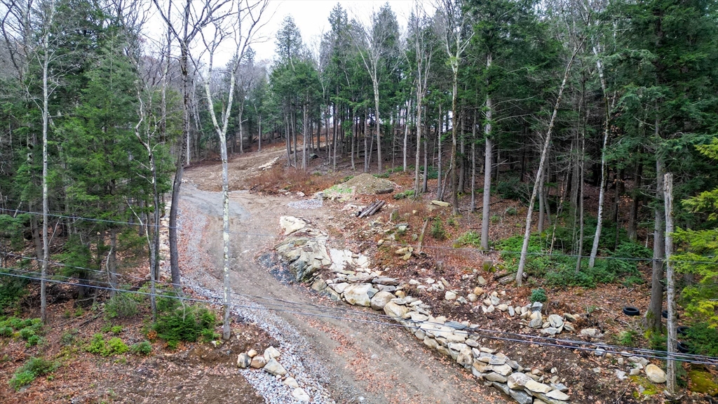 2439 W Center Rd