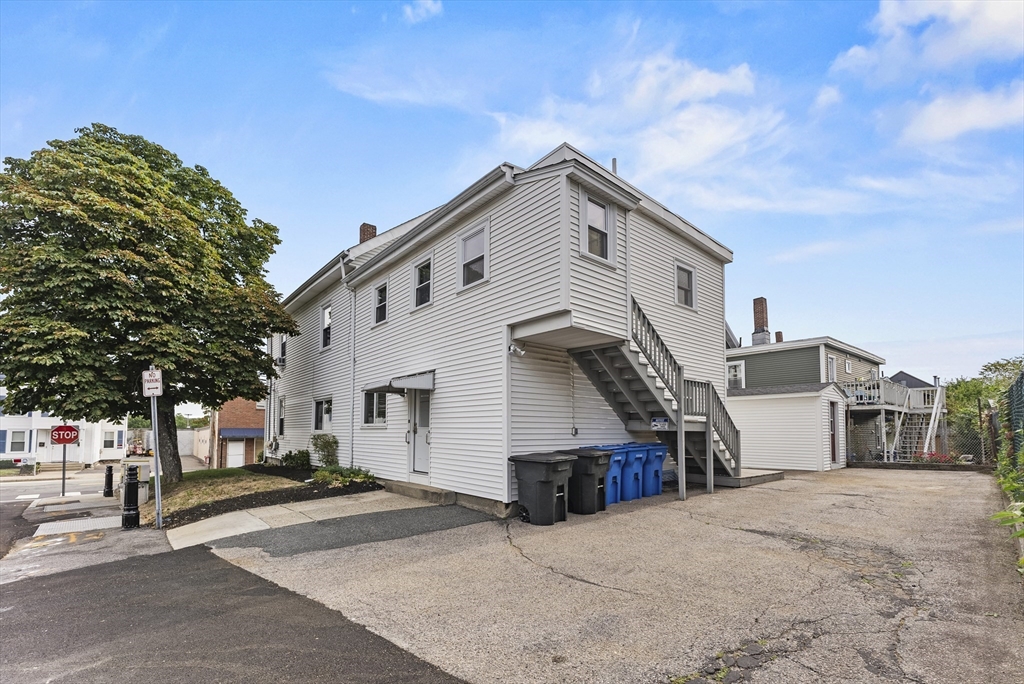 99 Pine St