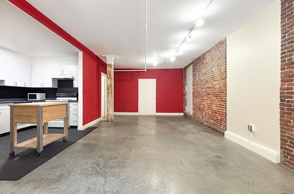 172 Middle St #303, Lowell, MA, 172 Middle St #303, Lowell, MA Photo #10