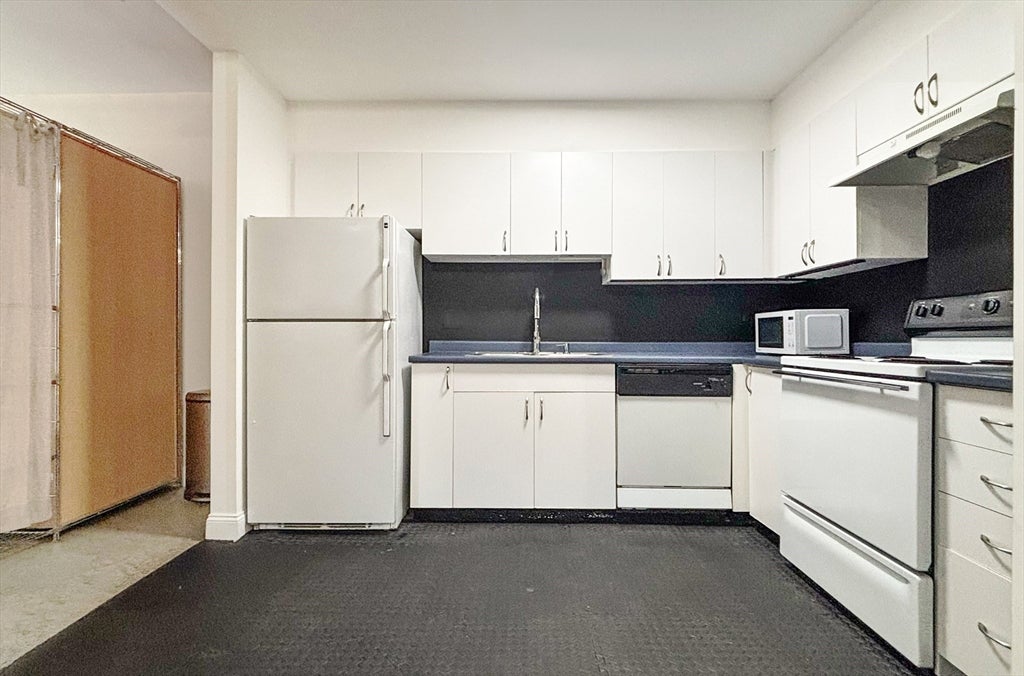 172 Middle St #303, Lowell, MA, 172 Middle St #303, Lowell, MA Photo #8