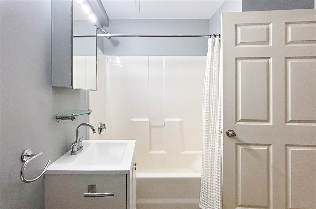 172 Middle St #303, Lowell, MA, 172 Middle St #303, Lowell, MA Photo #12