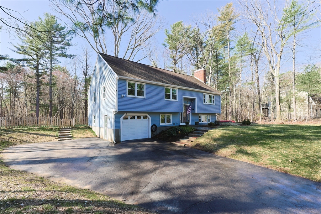 10 Horseshoe Dr.