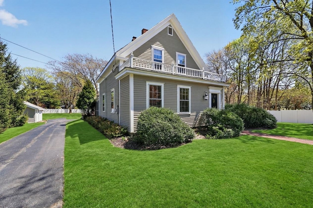 1154 Main St