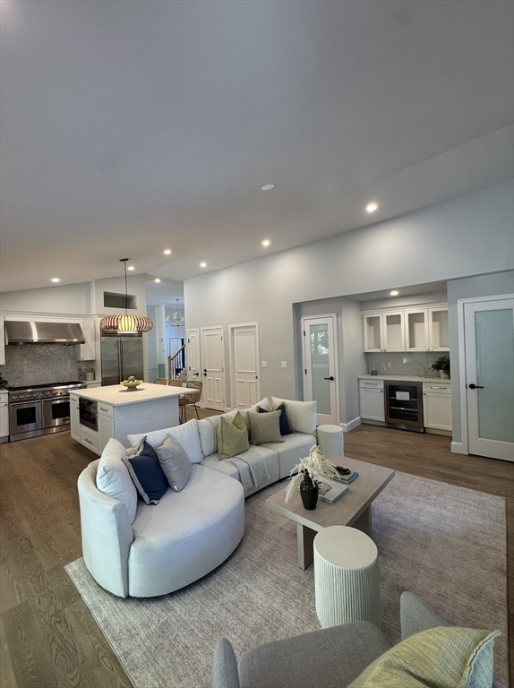 7 Wainwright Rd. 13