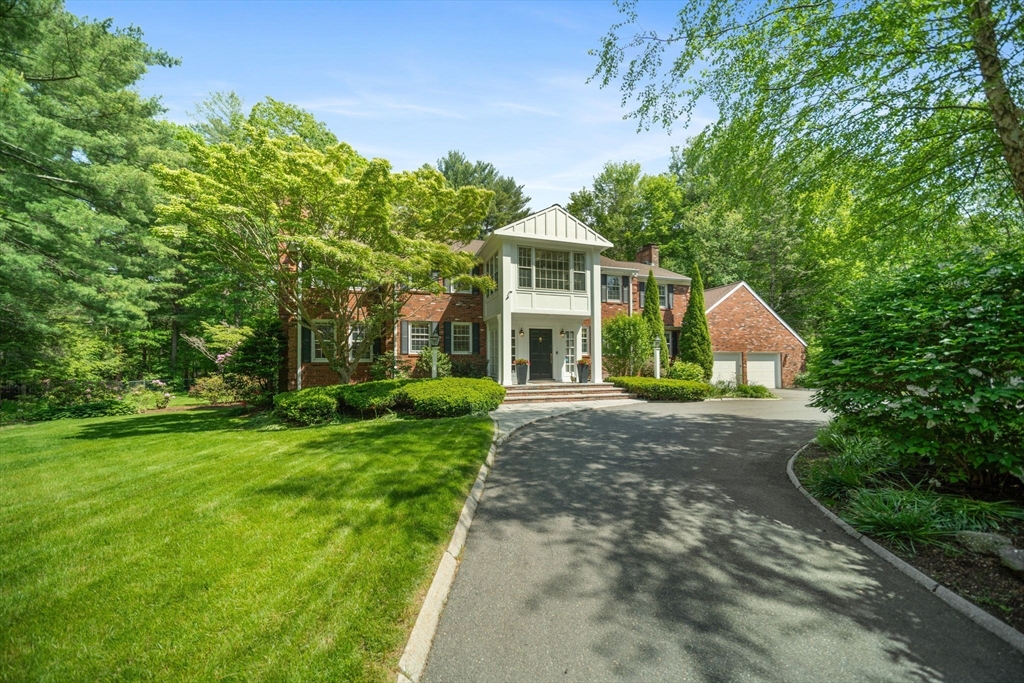 51 Canterbury Ln