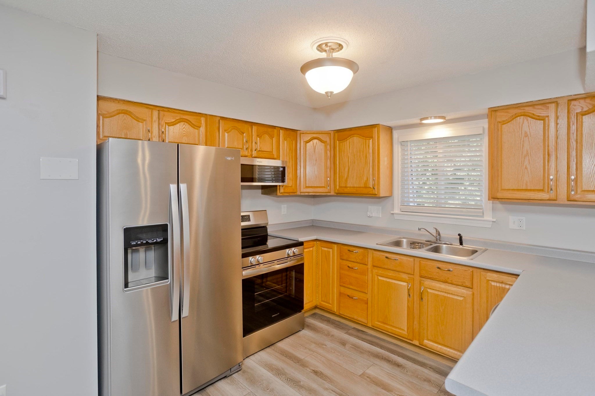 20 Lawrence Ave 38C