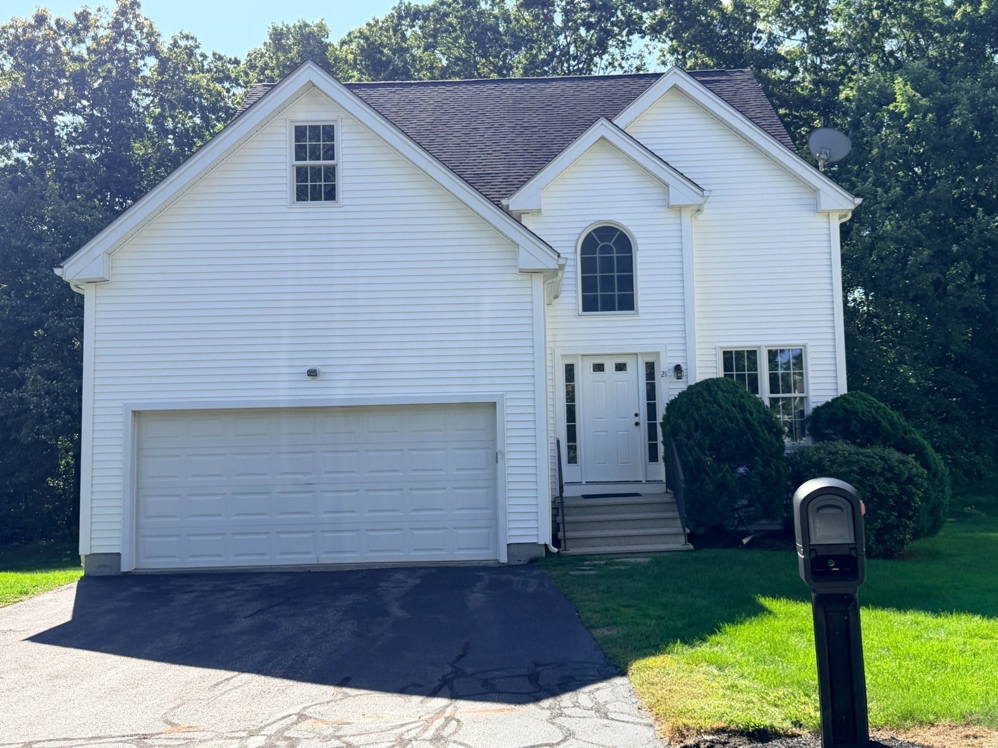Photo of 21 Zain Cir, Milford, MA