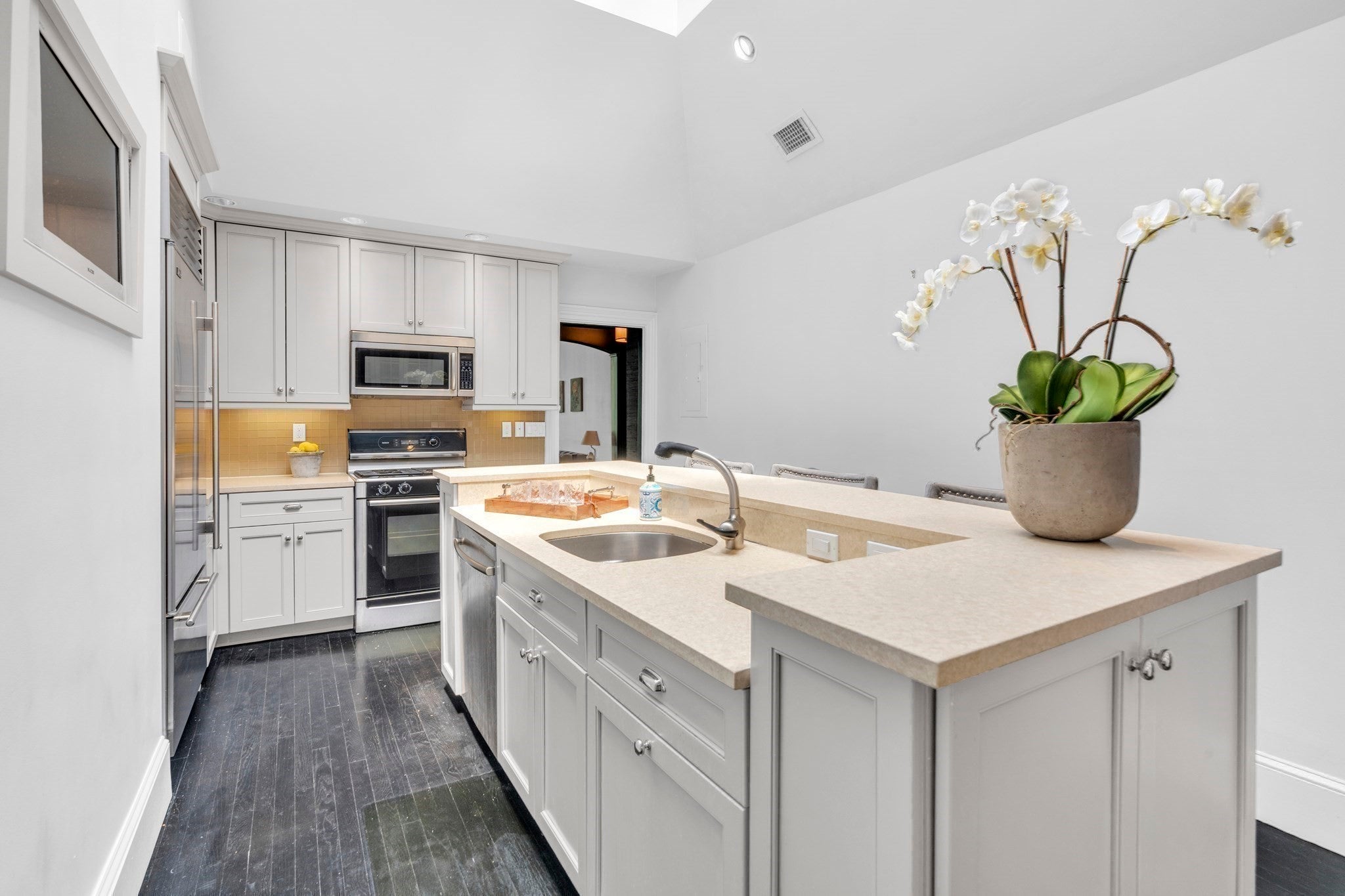 60 Commonwealth Ave 7