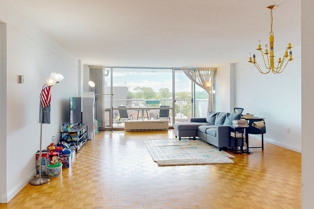 45 Longwood Ave 812