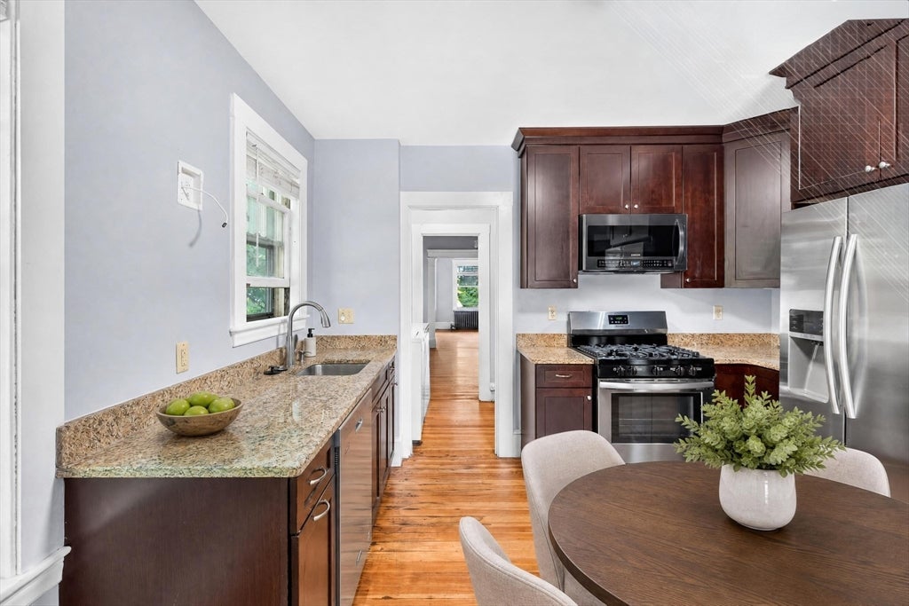 103-105 Colbourne Crescent, Brookline, MA Photo #33