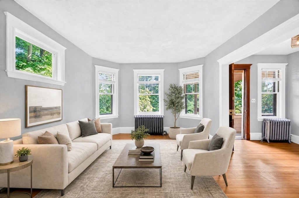 103-105 Colbourne Crescent, Brookline, MA Photo #5
