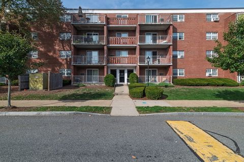 65 Webster St 401 Weymouth MA 02190
